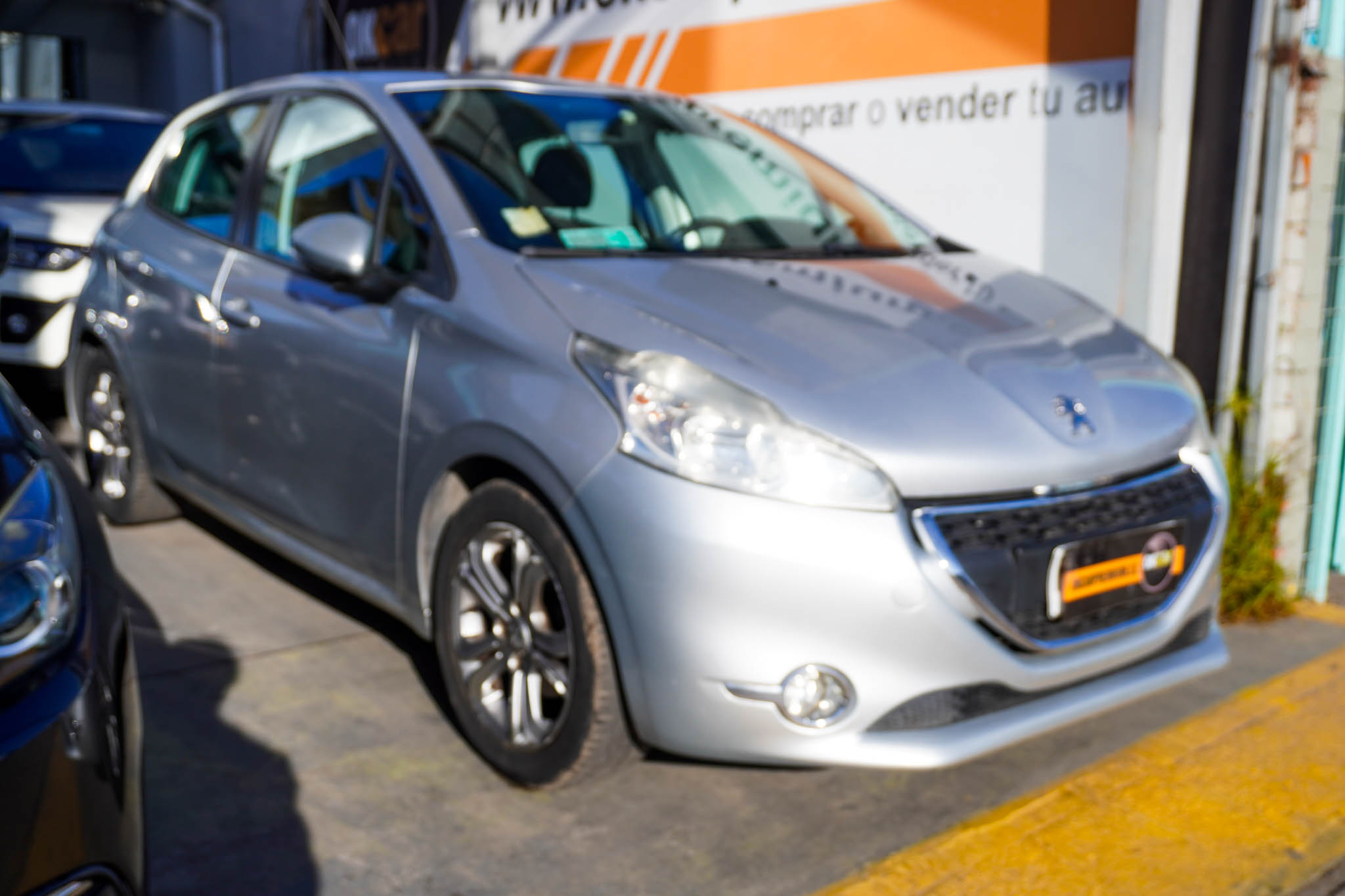 PEUGEOT 208 2015